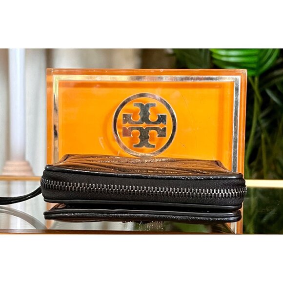 Tory Burch Black KIRA Quilted Leather Wallet With Zipper Closure & Logo Design - Picture 2 of 9